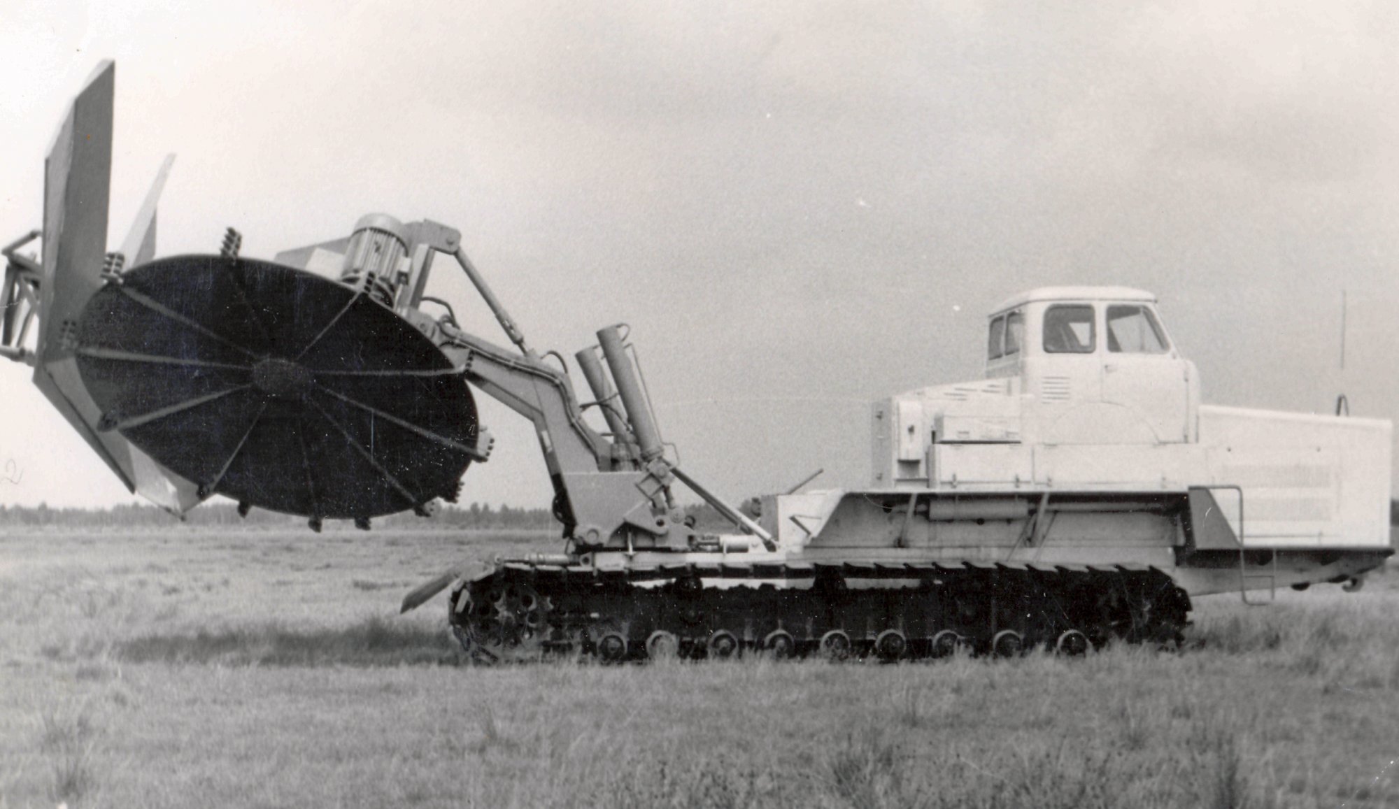 Channel excavator D-583(1963).jpg